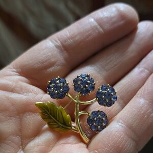 Vintage Monet 1960's Elegant Floral Hydrangea Brooch with Purple Accents